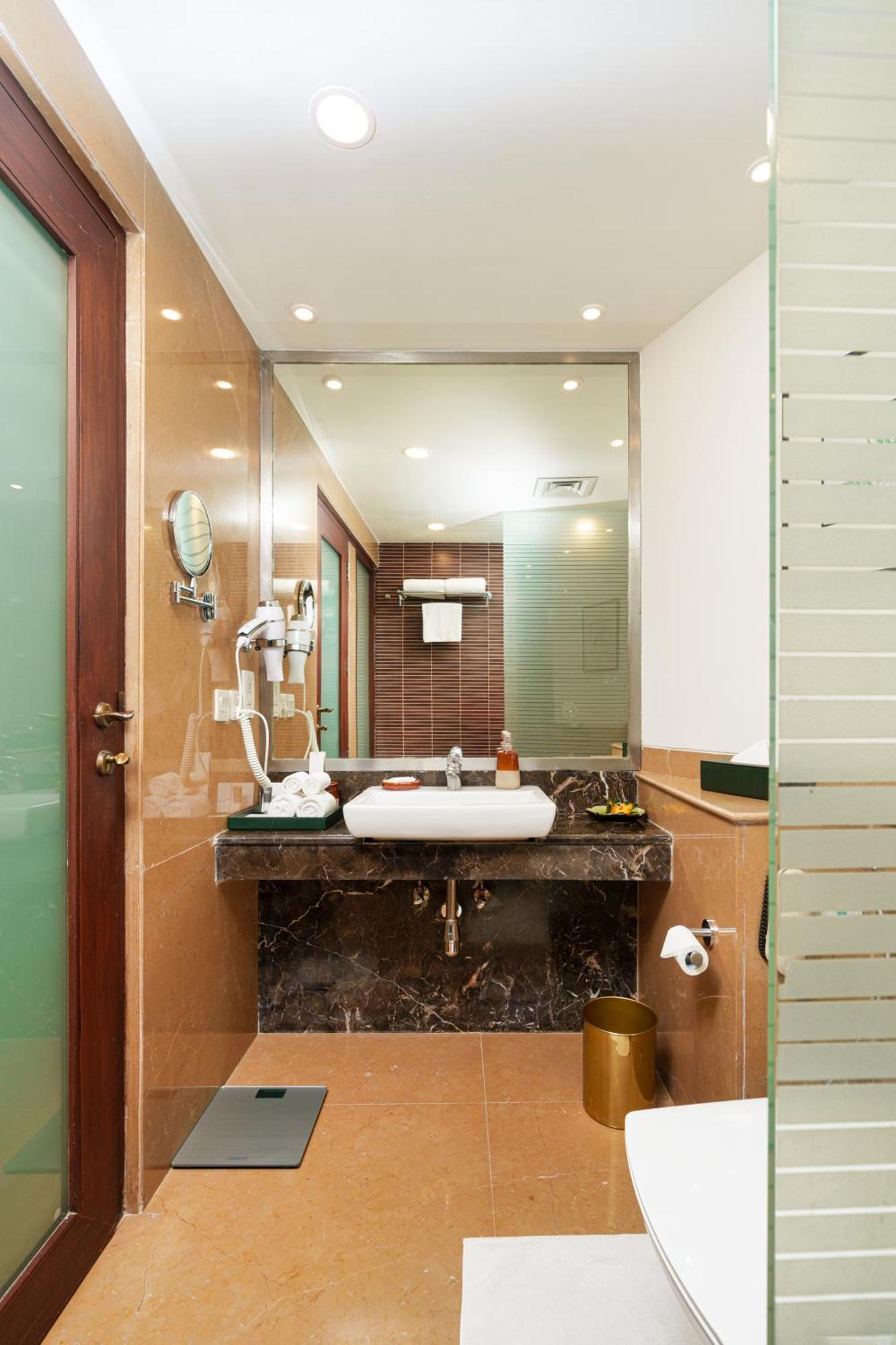 Dlf Club 5 Hotel Gurgaon Luaran gambar