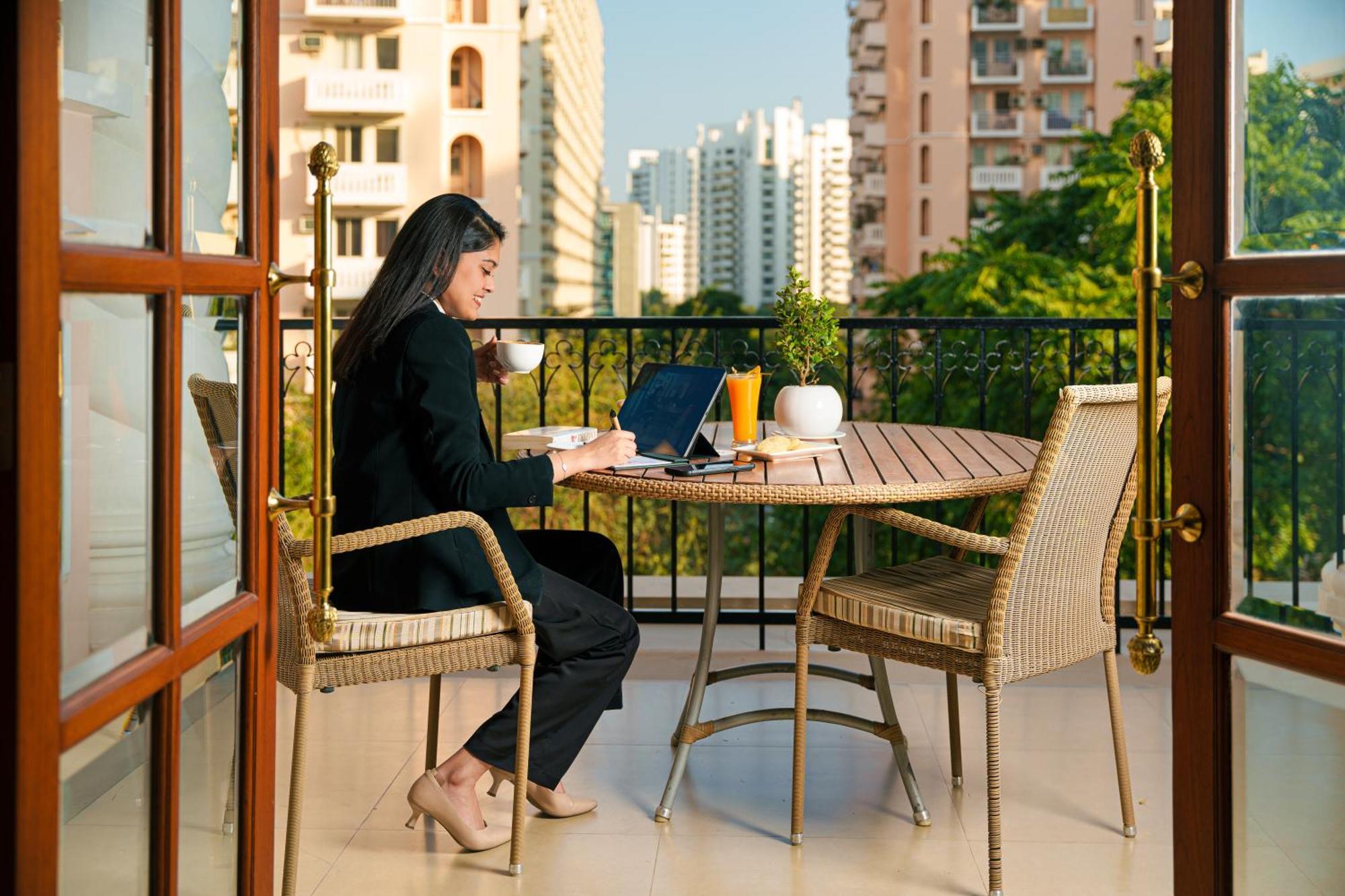 Dlf Club 5 Hotel Gurgaon Luaran gambar