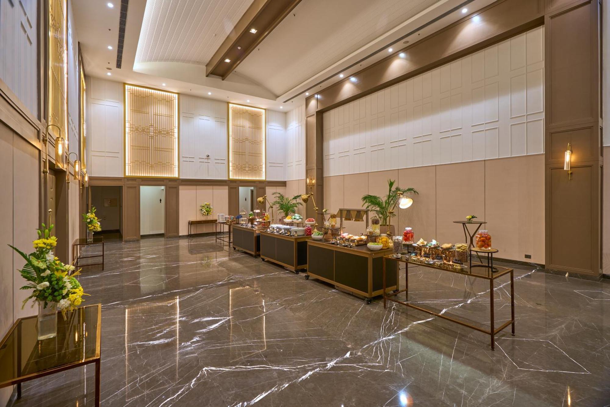 Dlf Club 5 Hotel Gurgaon Luaran gambar