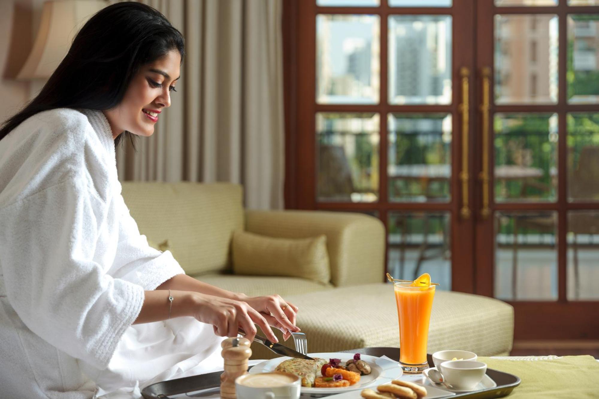 Dlf Club 5 Hotel Gurgaon Luaran gambar
