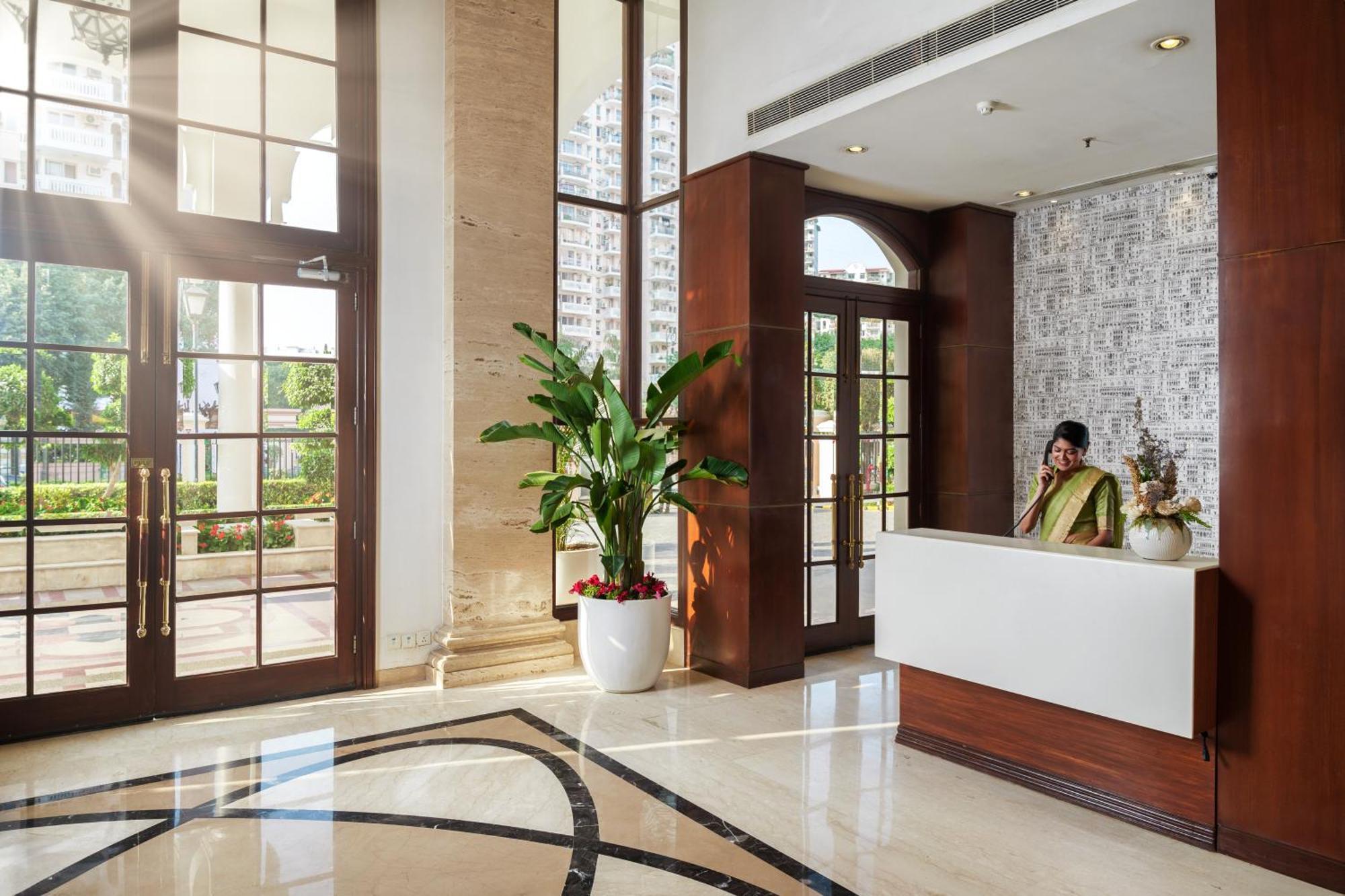 Dlf Club 5 Hotel Gurgaon Luaran gambar