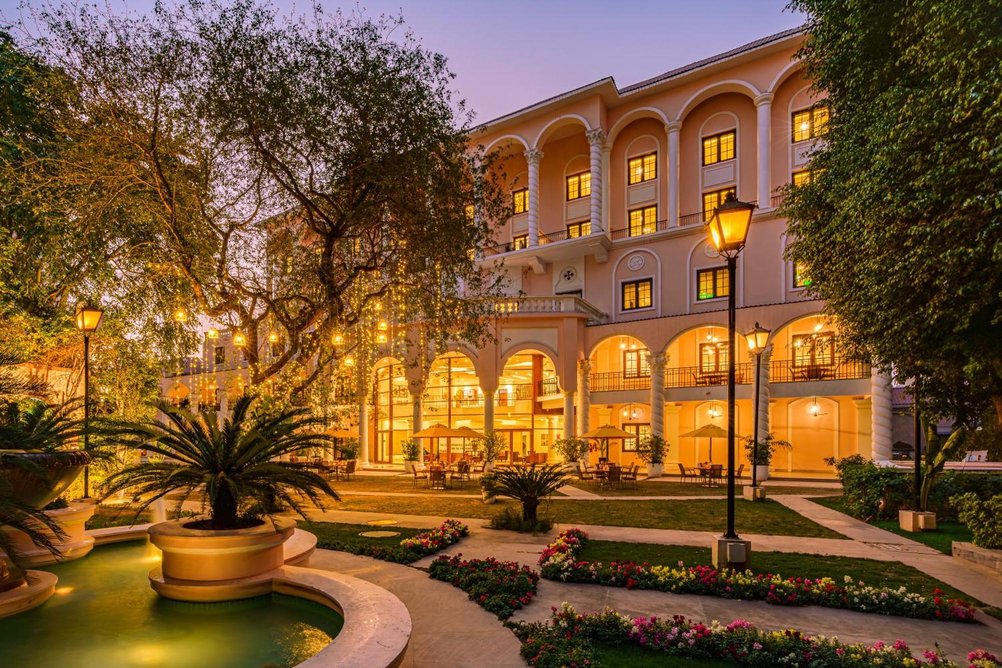 Dlf Club 5 Hotel Gurgaon Luaran gambar