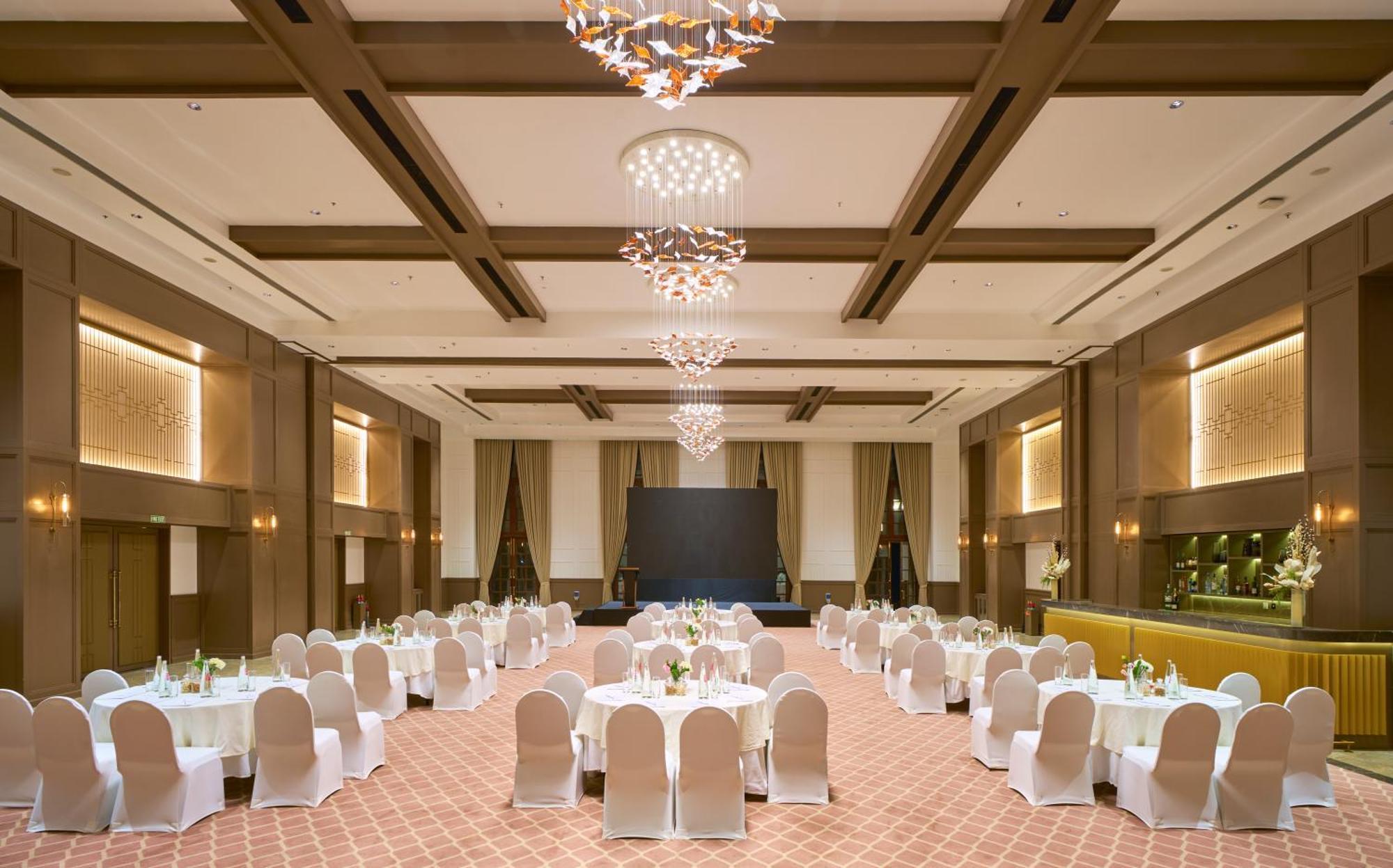 Dlf Club 5 Hotel Gurgaon Luaran gambar