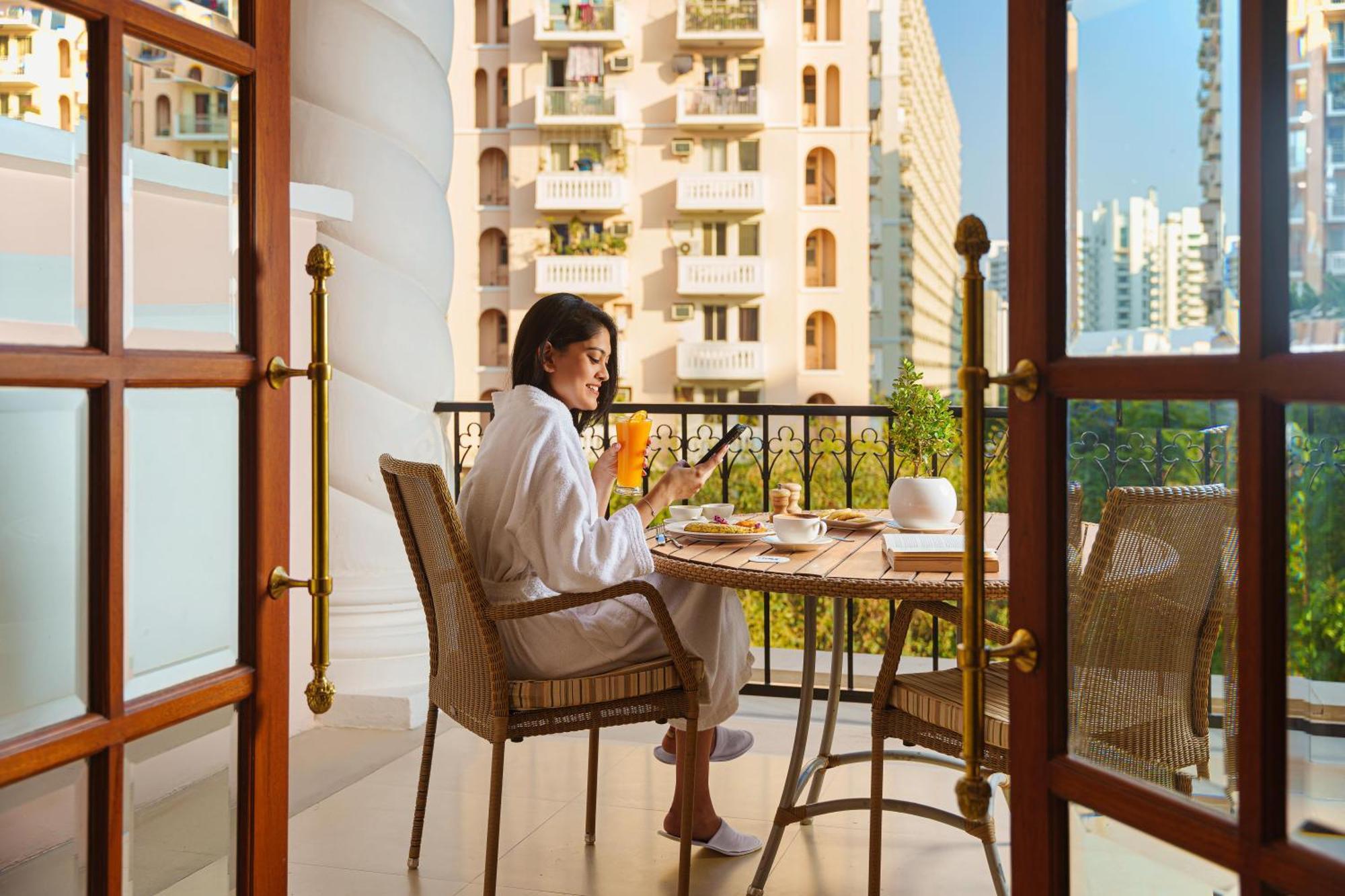 Dlf Club 5 Hotel Gurgaon Luaran gambar