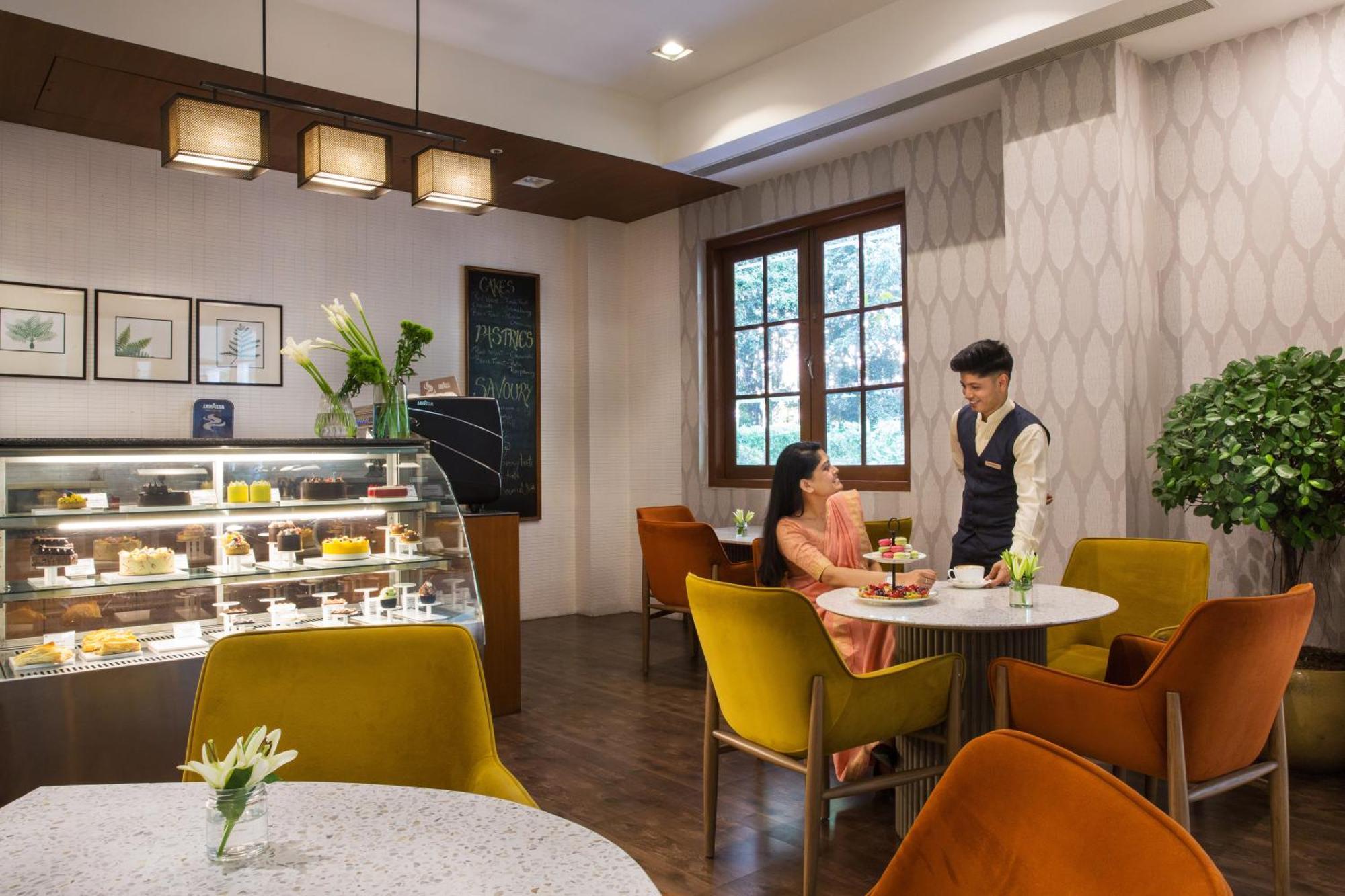 Dlf Club 5 Hotel Gurgaon Luaran gambar