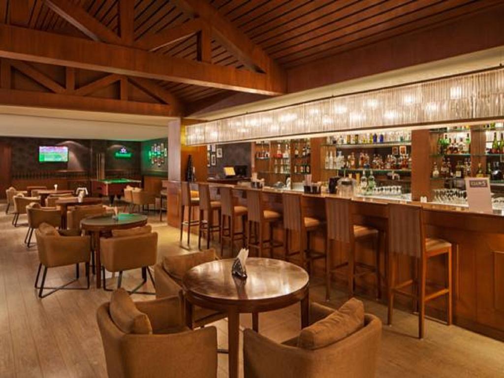 Dlf Club 5 Hotel Gurgaon Luaran gambar
