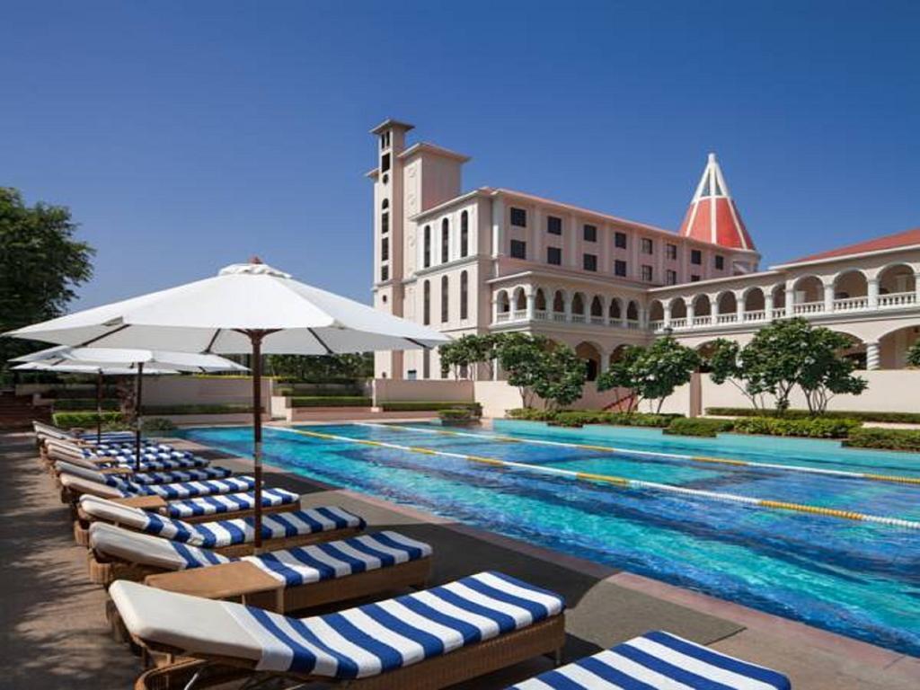 Dlf Club 5 Hotel Gurgaon Luaran gambar