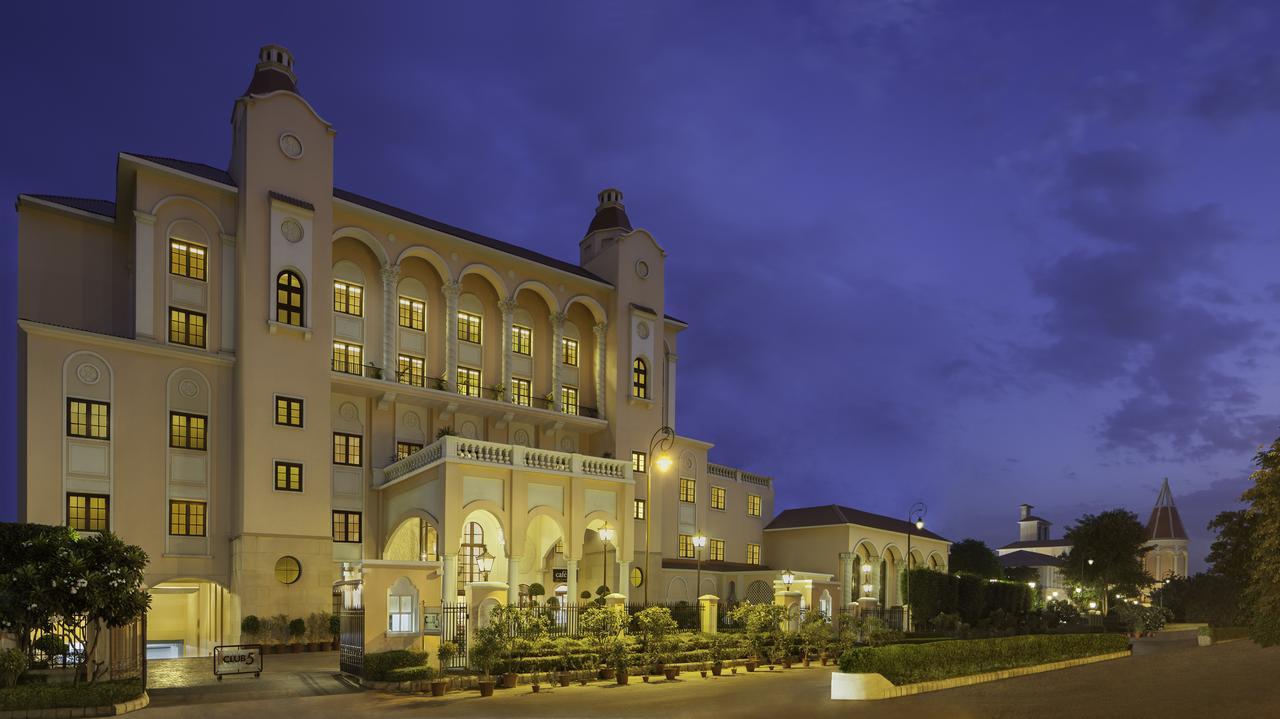 Dlf Club 5 Hotel Gurgaon Luaran gambar